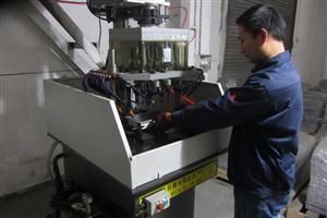 模具制造設備